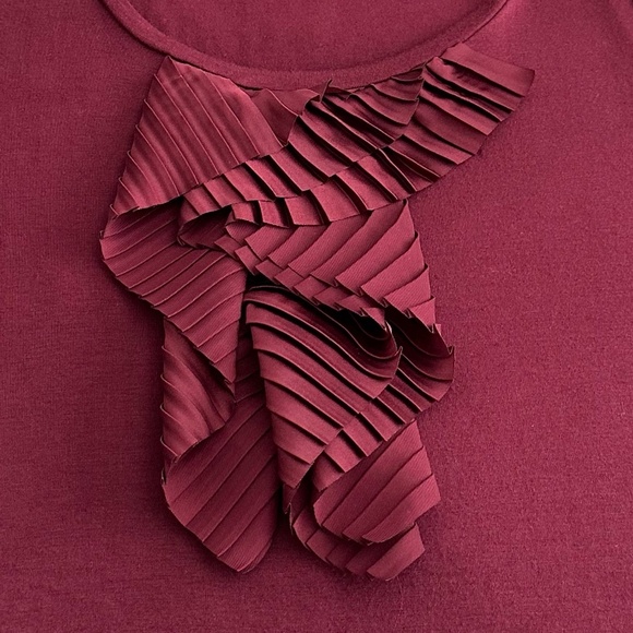 Ann Taylor Women's Medium Burgundy/Maroon Scoop Neckline Ruffled Tank Top - Picture 9 of 14